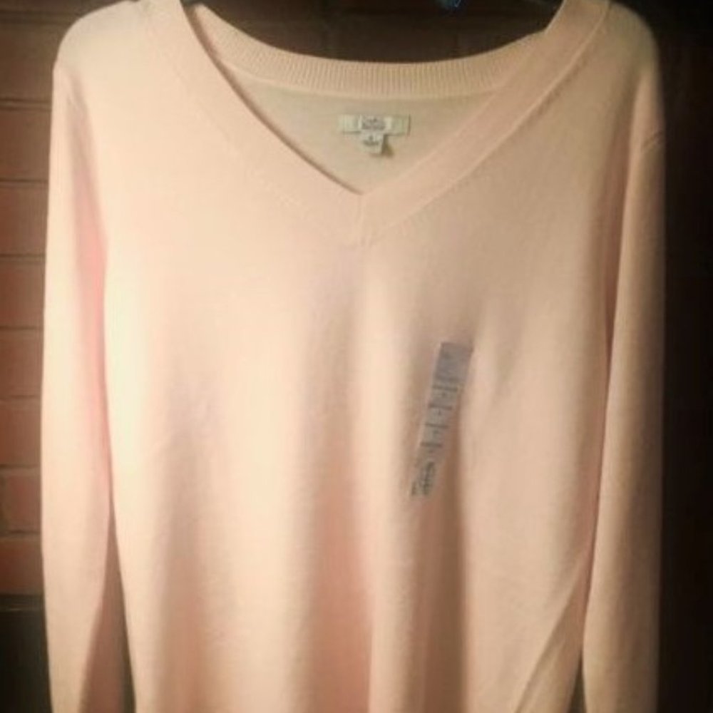 Croft & Barrow Extra Soft V-neck Pink Sweater MED NWT's
